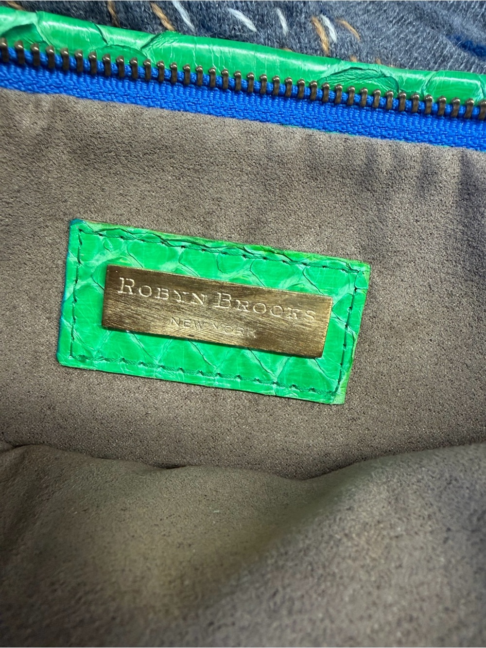 Green Python-Embossed Tassel Clutch - Picture 8 of 9